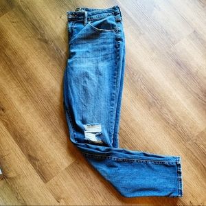 Universal Thread Jeans Size 14 Distressed